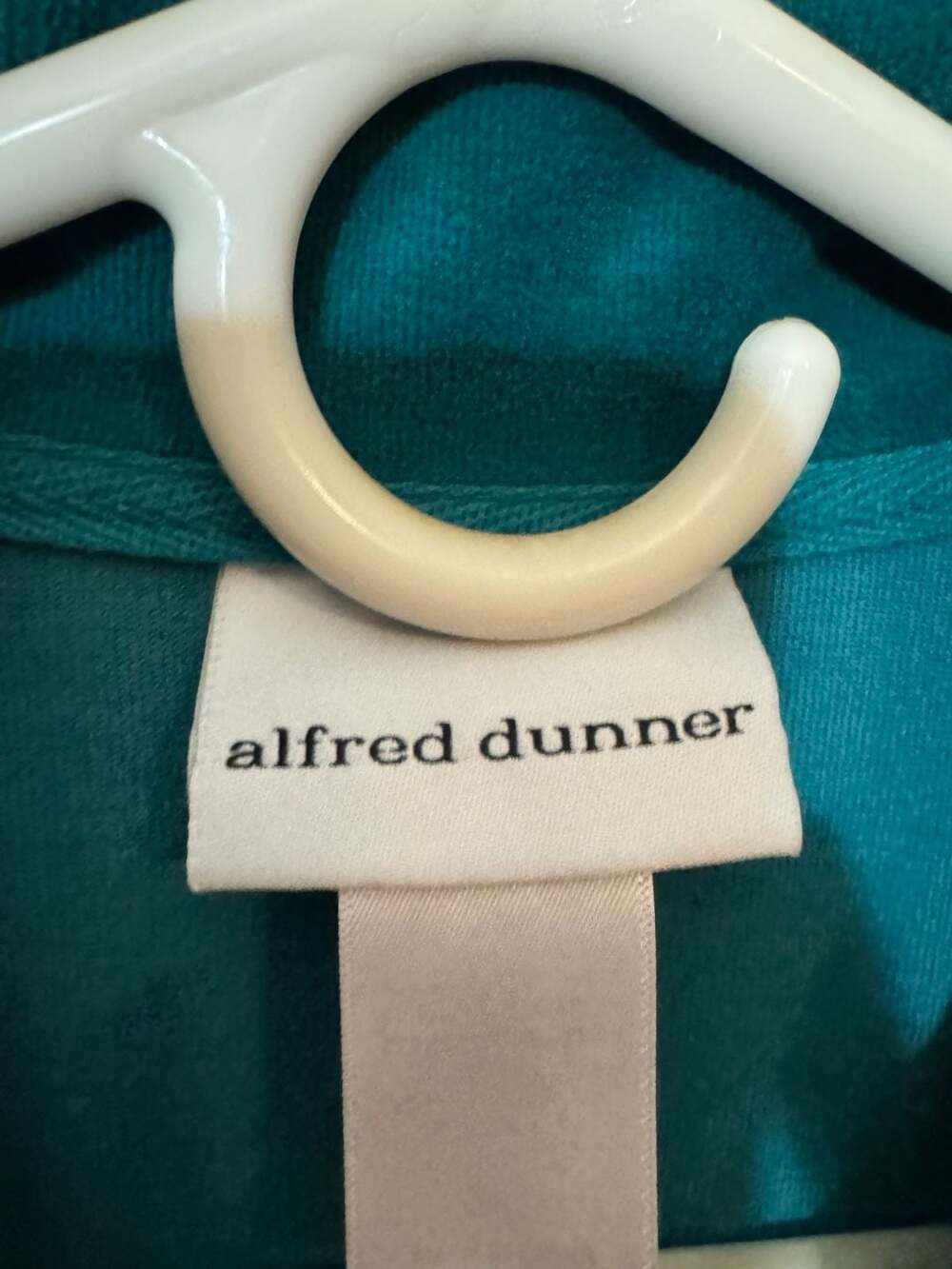Alfred Dunner Vintage-style  teal velour pullover top with elegant gold stud flo - Picture 4 of 6